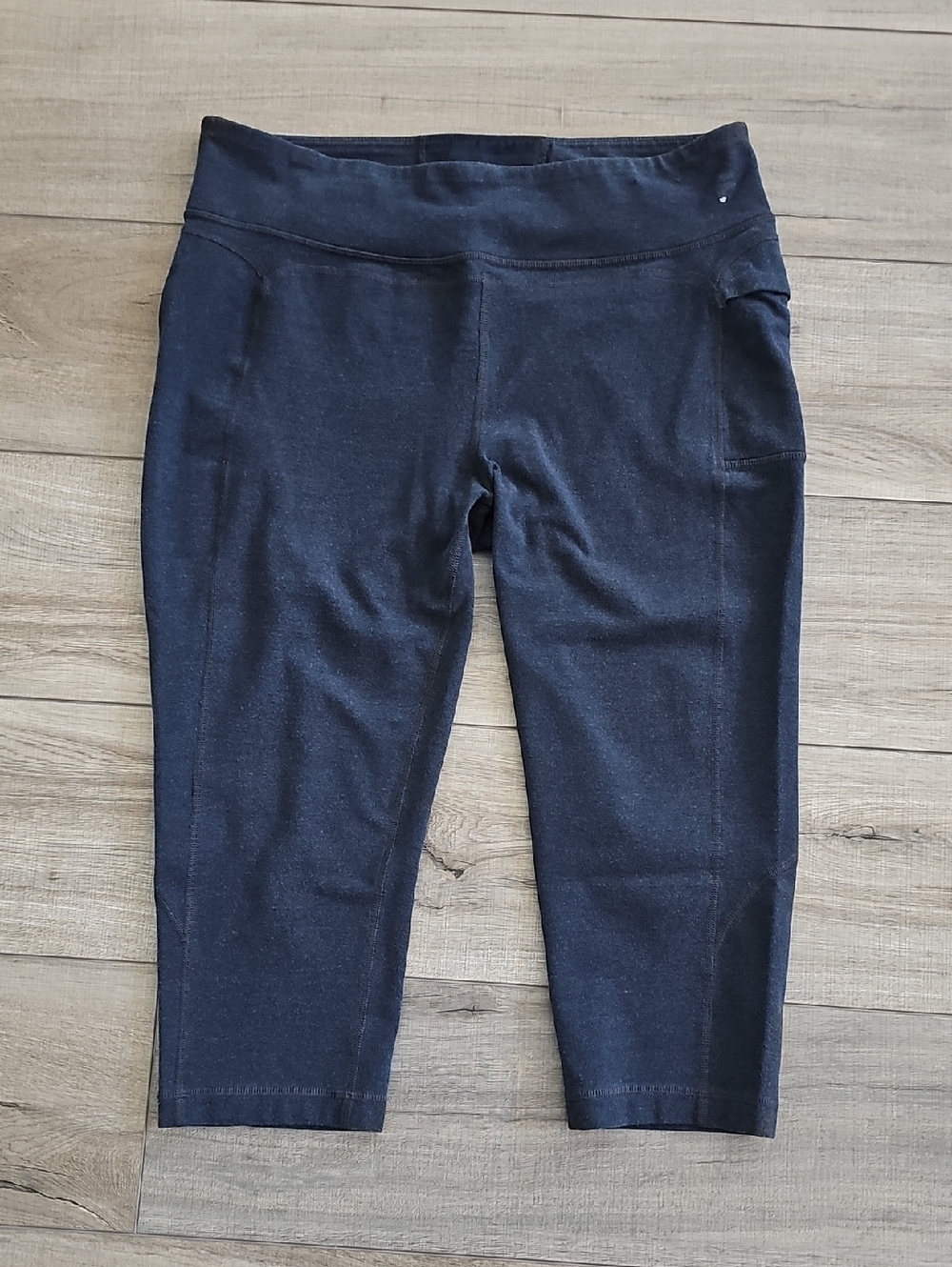 Fila Sport Mid Rise Trail Capri Athletic Leggings Dark Gray XXL